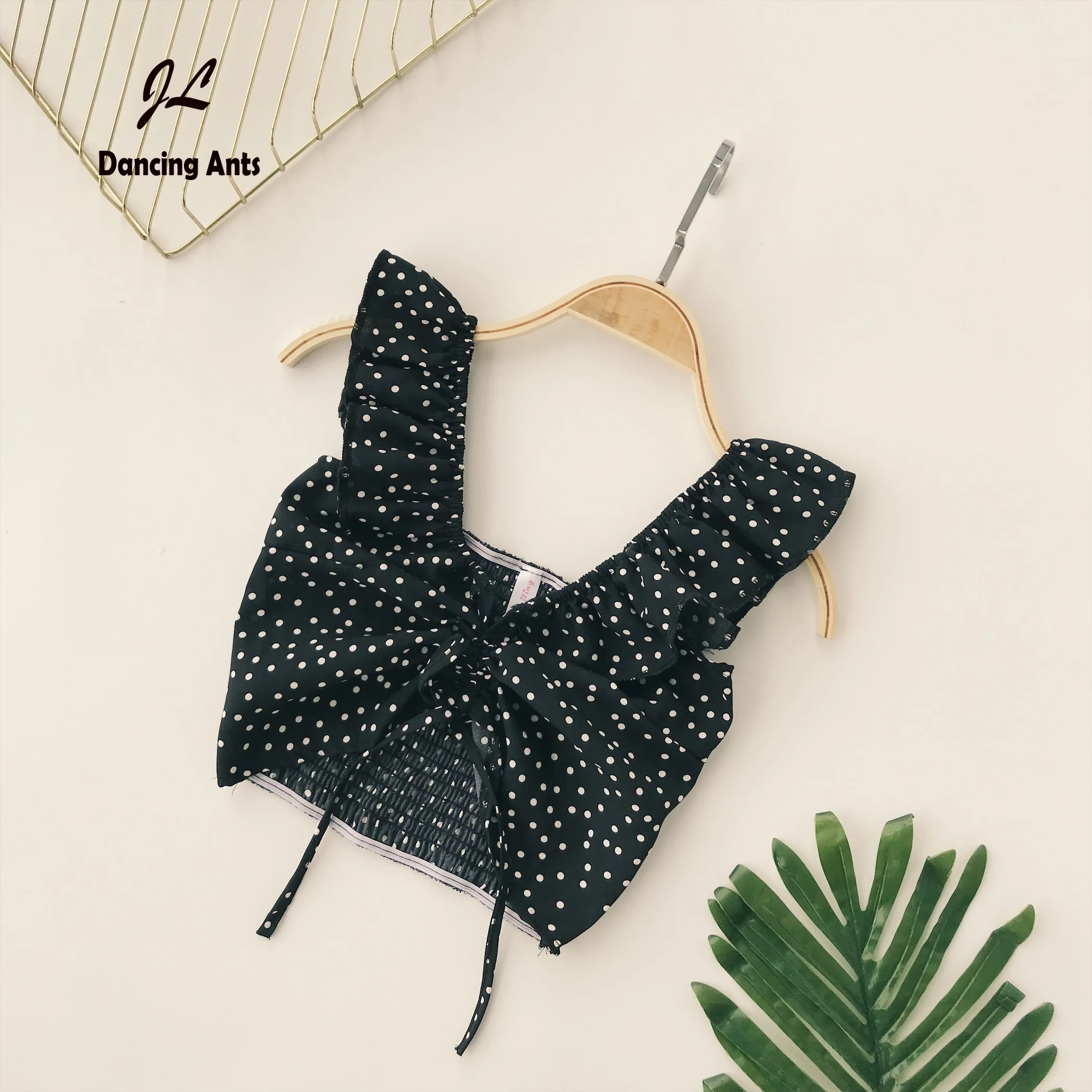 Женский жилет в горошек с V-образным вырезом | Женская одежда