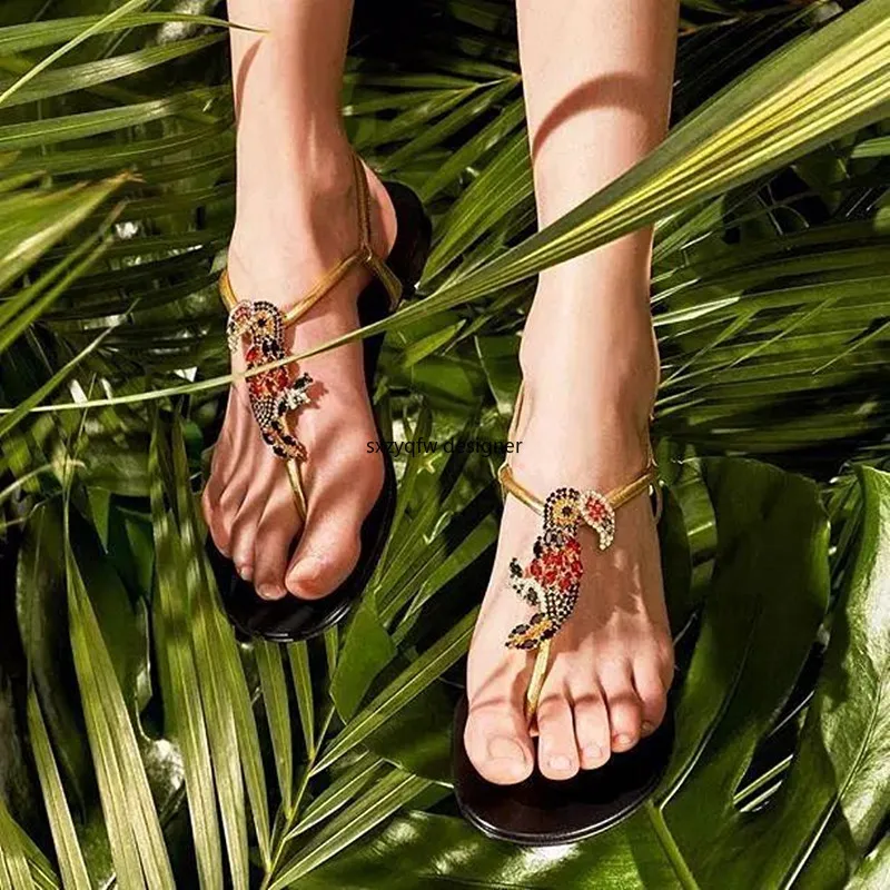 

Rhinestones Gladiator Sandalias Summer Woman Beach Sandals Mujer 2020 Casual Flat Shoes Crystal T Strap Sandals Luxury Designers