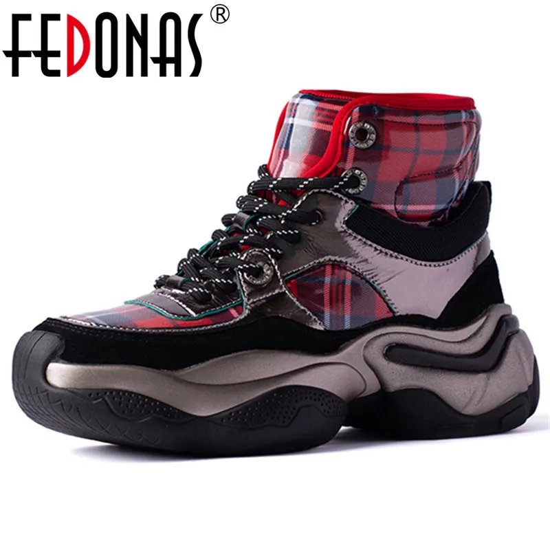 Женские кроссовки с перекрестной шнуровкой FEDONAS Серые из натуральной кожи на