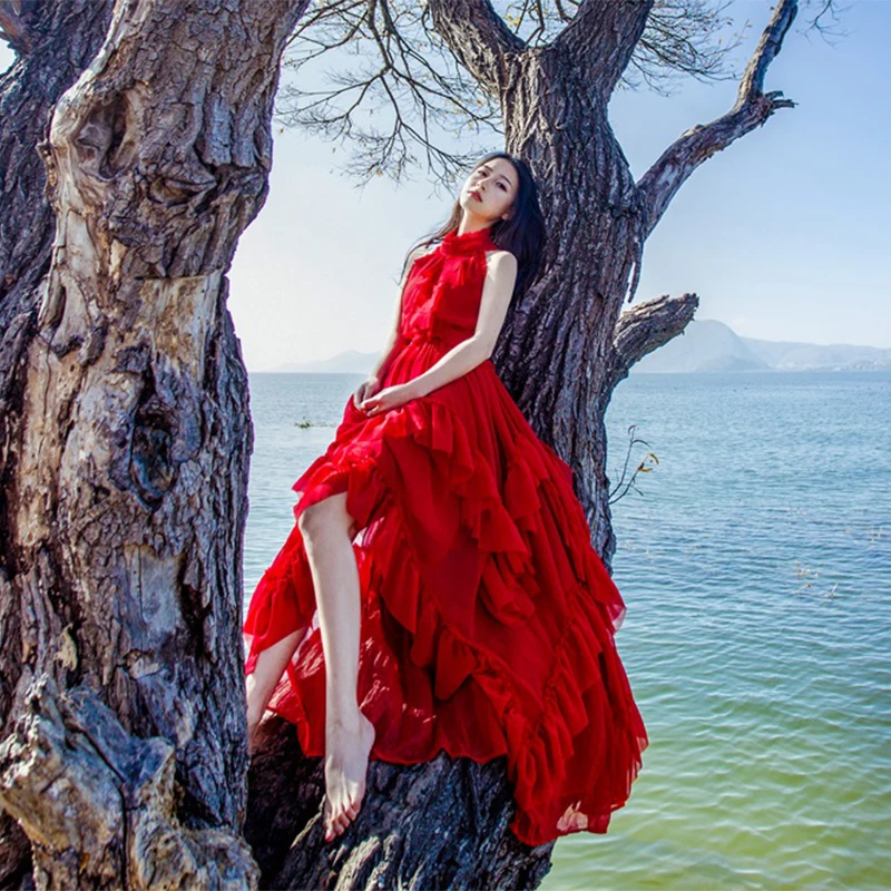 Женское богемное пляжное платье макси белое длинное с открытыми плечами