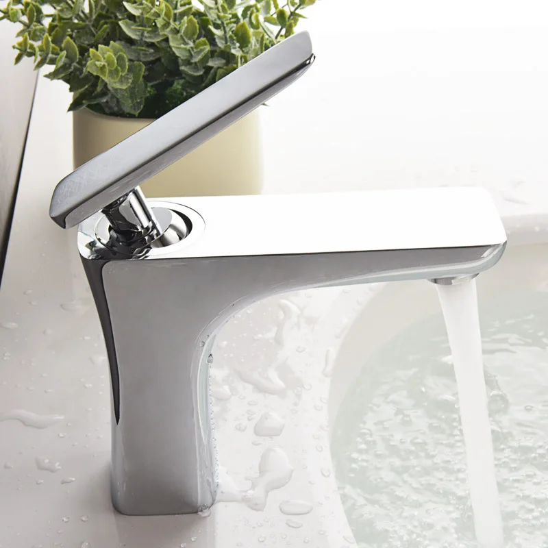 

All copper washbasin faucet hot and cold platform basin faucet chrome plated single hole basin faucet household use