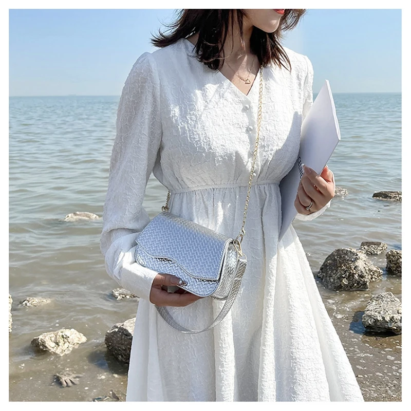 

Women's Bag 2021 Summer New Fashion Embossed Wheat Flip Small Square Bag Diagonal Bag Wholesale