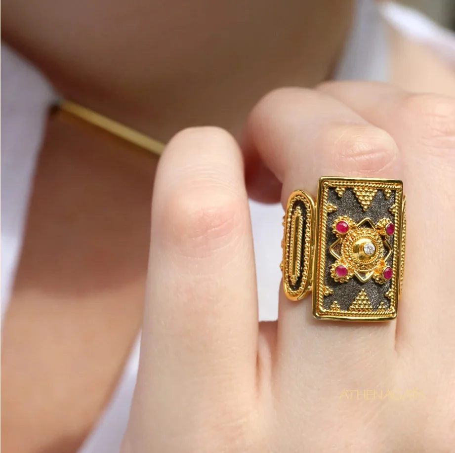 

Two-Tone Gold-Plated Ruby European and American Fashion Diamond Ring New Style Greco-Roman Shield Ring Men's and Women's Jewelry