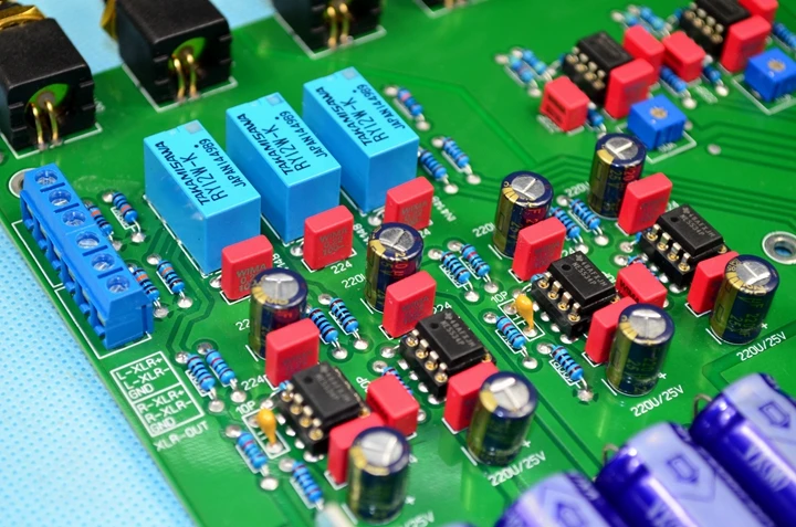 

MABLA5010D Circuit HIFI finished preamp board With parallel input