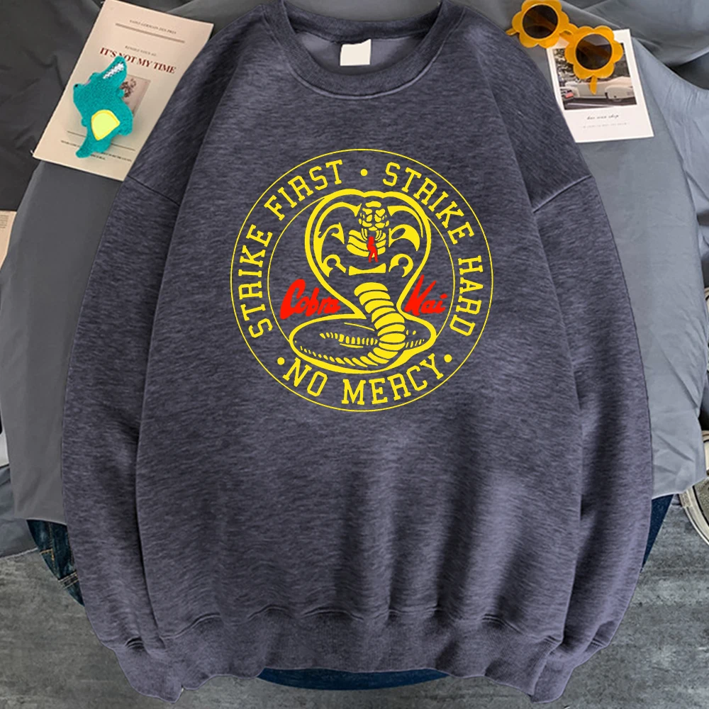 

Свитшот мужской с принтом кобры Кай, флисовая мягкая уличная одежда с капюшоном, одежда в стиле K-POP, хип-хоп, Харадзюку, винтажный Топ