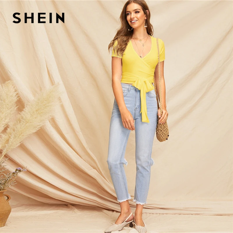 SHEIN, сексуальный облегающий топ с глубоким v-образным вырезом и поясом, женская летняя Элегантная футболка с коротким рукавом