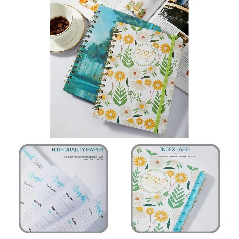 

Блокнот формата А5 для школы, с принтом листьев и цветов