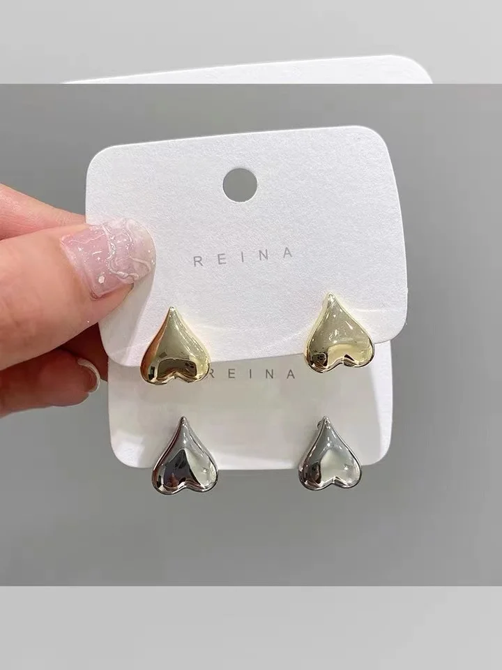 

Simple Brass Gold Plated Earrings 925 Silver Needle Small Temperament Indifference Heart-shaped Earrings Personalized Female