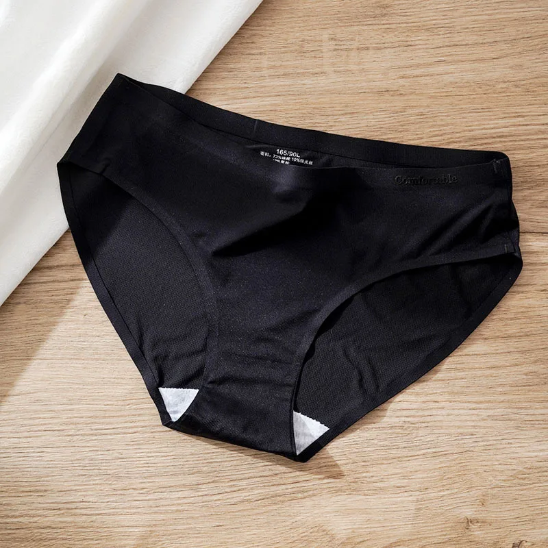 

2021 Ladies Underwear Cotton Crotch Summer Thin Section Low Waist ice Silk Breathable Triangle Sexy Lace Large Size Seamless
