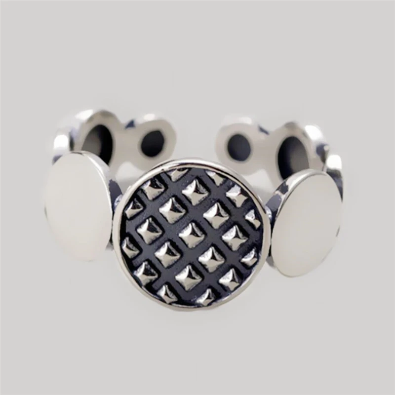 

Sole Memory Geometric Circle Mosaic Retro Fashion Silver Color Female Resizable Opening Rings SRI533