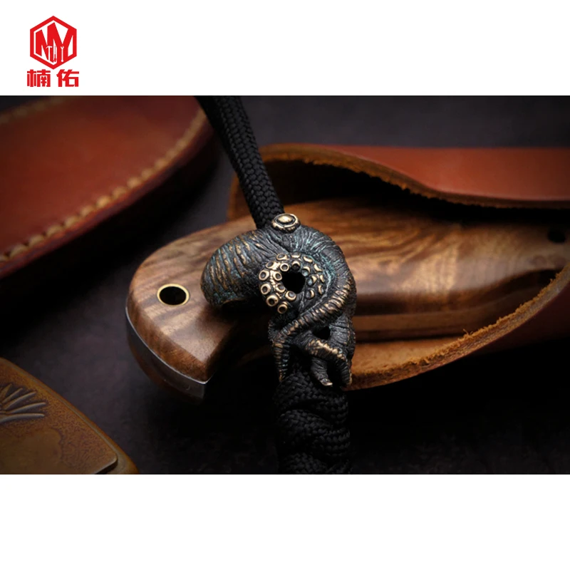 bronze 1 шт. ручной резной EDC Бронзовый Осьминог Cruzu DIY Парашютная веревка Висячие бусины нож бусины - Цвет: bronze