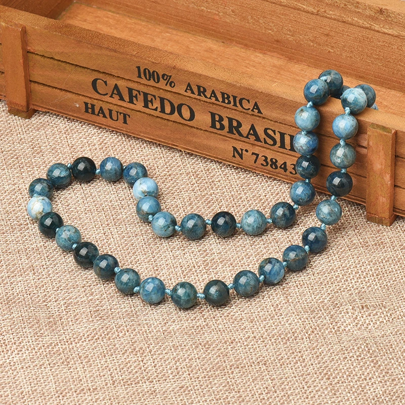 Ожерелье женское круглые бусины из натурального голубого апатита ручная работа