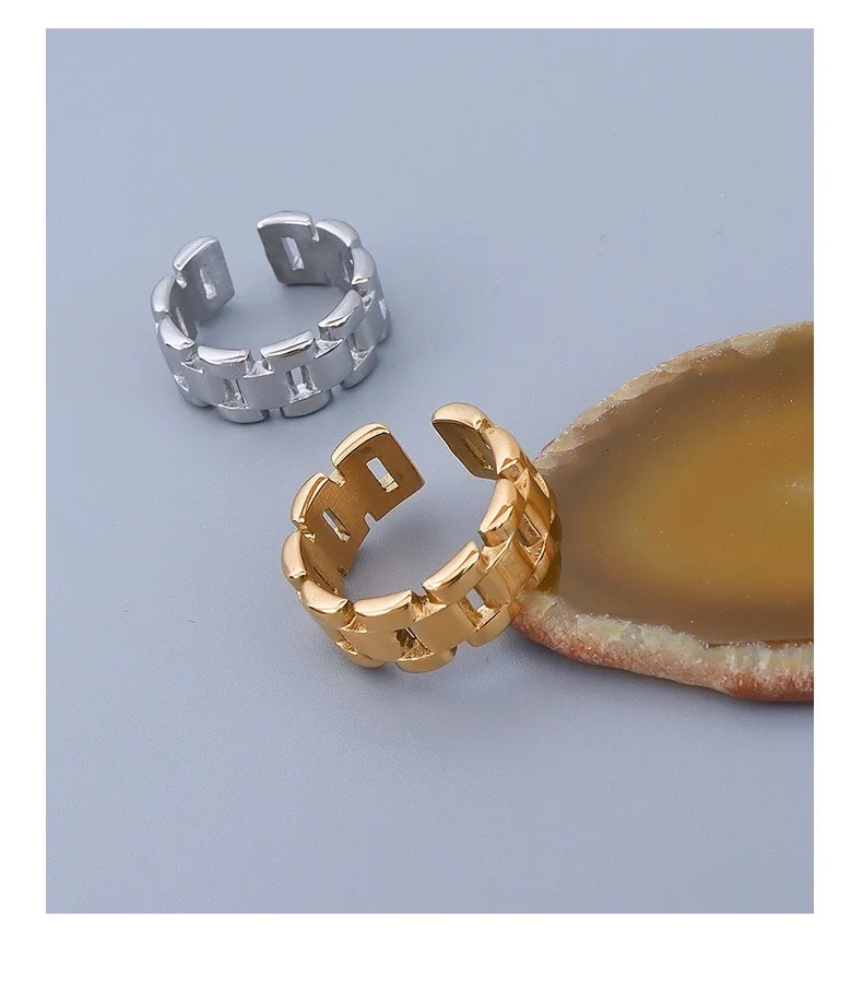 

Girafe Gold Color Twisted Croissant Rings For Women Heart shape Minimalist Chunky Rings Vintage Stacking Band Jewelry