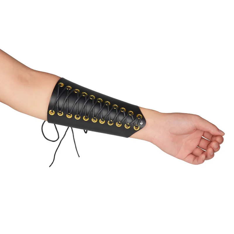 Мужские кожаные армированные перчатки с широкими манжетами в средневековом