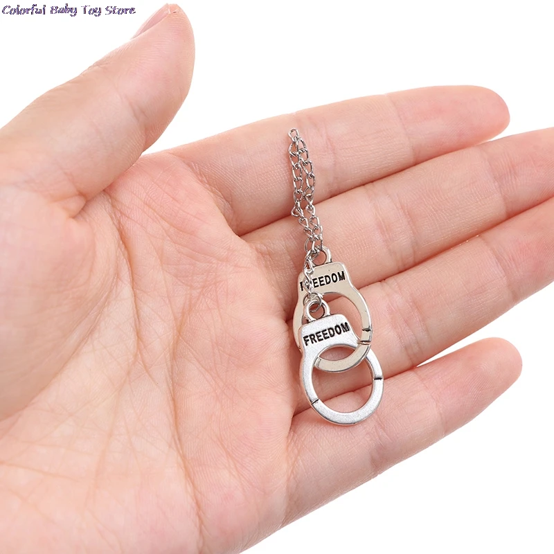 

2Pcs Doll House Metal Handcuffs 1/12 1/6 Dollhouse Miniature Accessories DIY Model