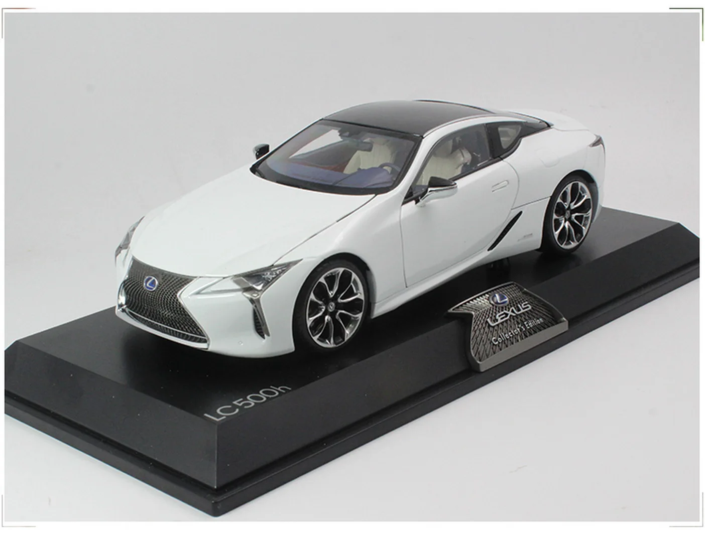 

Масштаб 1/18, Lexus LC 500h, спортивный гоночный автомобиль, белый литая модель автомобиля, игрушки, подарки, перо