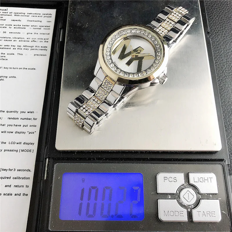 

YUNAO Jewelry New Simple Letter Crystal Diamond Bracelet Watch Fashion Elegant Daily All-Match Watch Female Trend Watch