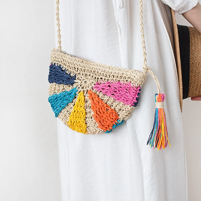 Летняя сумка Полукруглая разноцветная вязаная крючком соломенная тканый