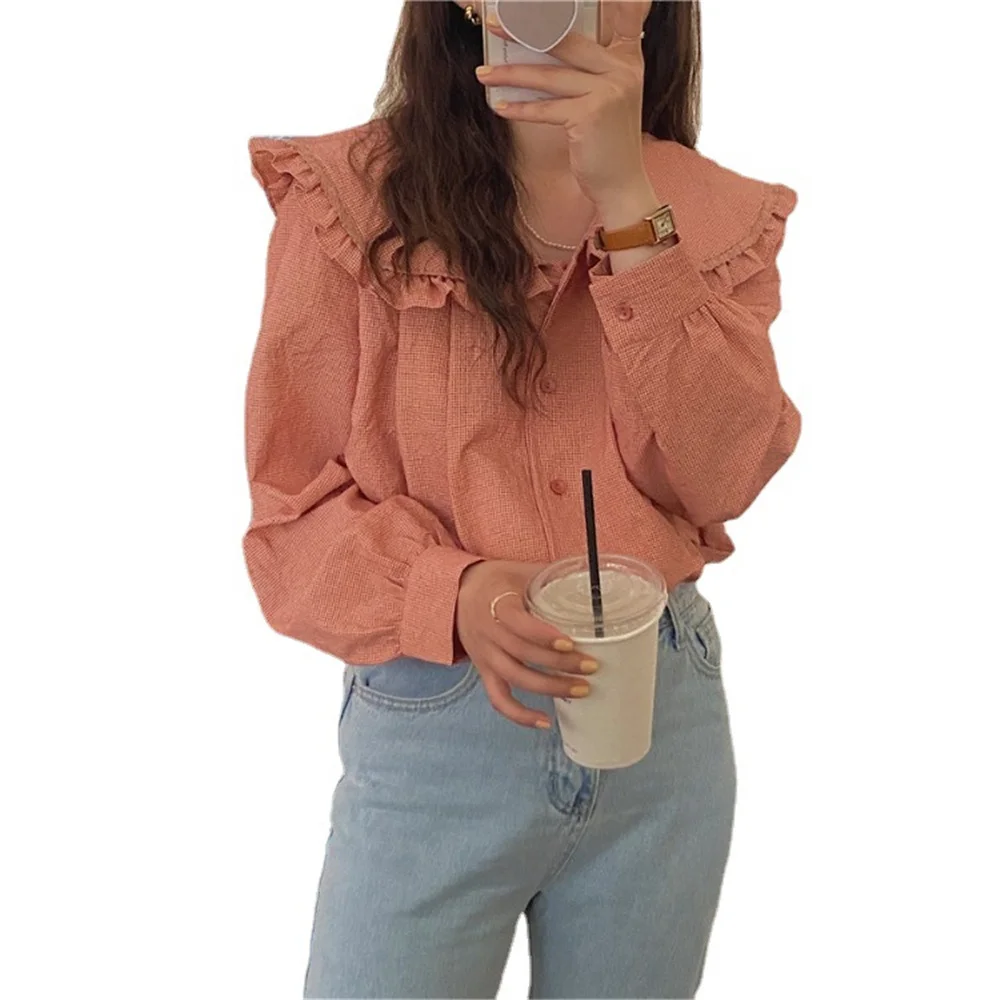 

2021 summer new doll collar fashion shirt age reduction small fresh wood ears lapel small lattice loose