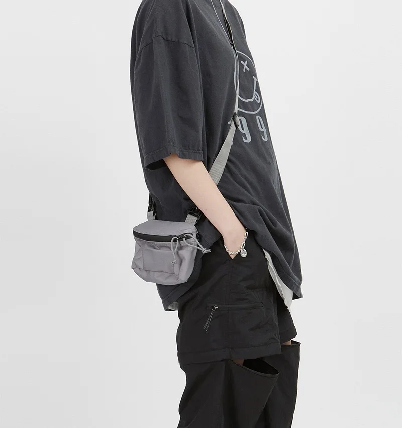 

Portable one shoulder niche design super hot small bag women's Cross purse mobile phone bag men's and women's neutral small bag