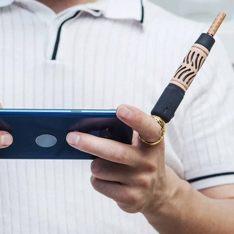 

Mini Smoking Artifact Lazy People Cigarette Holder Car Ashtray Dual Use For Soot And Ignition Portable Magnetic Suction Ashtray