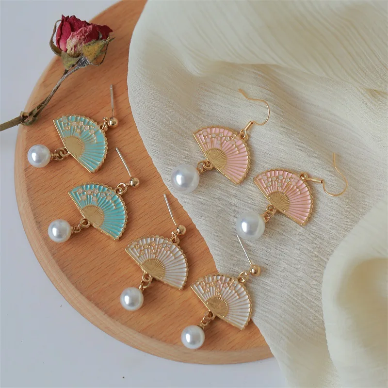 

Guofeng эстетические веерообразные жемчужные серьги Ретро цветок сливы складные веерообразные ушные крючки