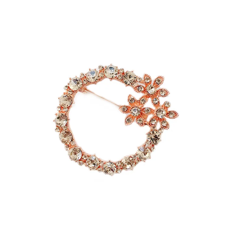 Брошь женская в форме цветка с искусственным жемчугом 1 шт. | Украшения и