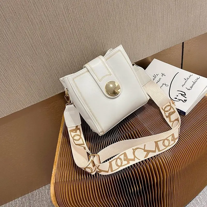 

Shoulder Bag Women Bag Crossbody Bags for Women Handbag Purse All-match Retro Designer Fashion PU Leather Bucket Zipper 2021 New