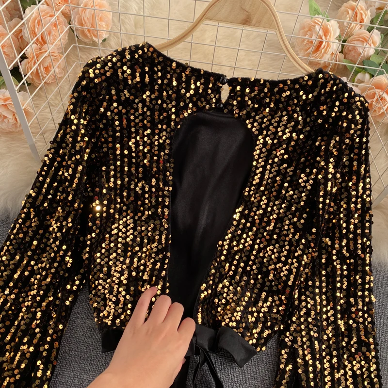 

Tops Elegant Black/Red Bling Club Party Shirt Autumn 2021 Fashion Sexy Hollow Out Sequin Blouse Women O-Neck Open Back Bandage