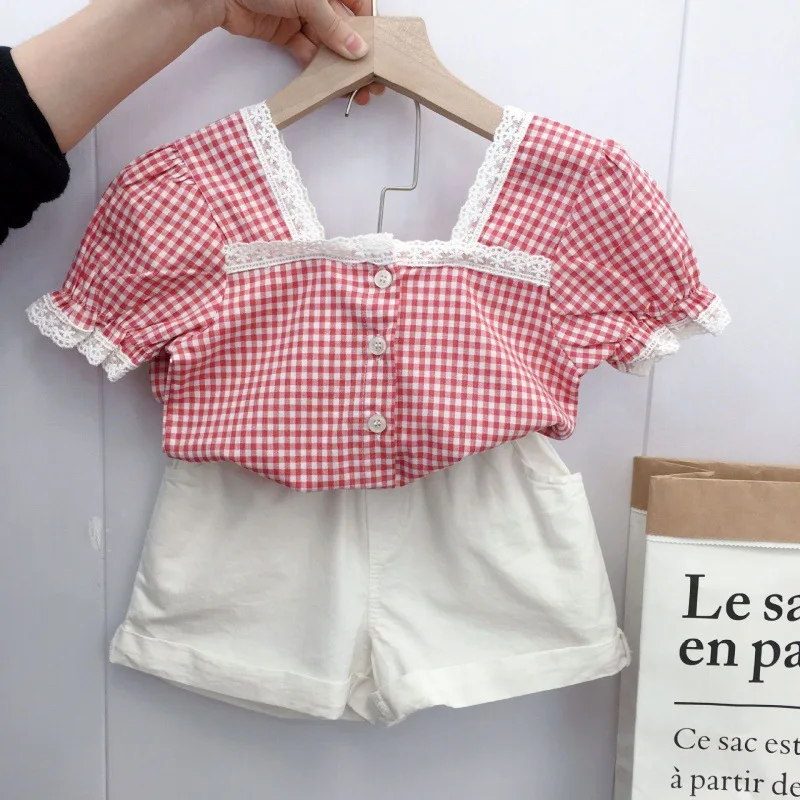 

Новинка лета 2021, детская клетчатая рубашка с коротким рукавом для девочек, хлопковая кружевная блузка с квадратным воротником и кружевным в...