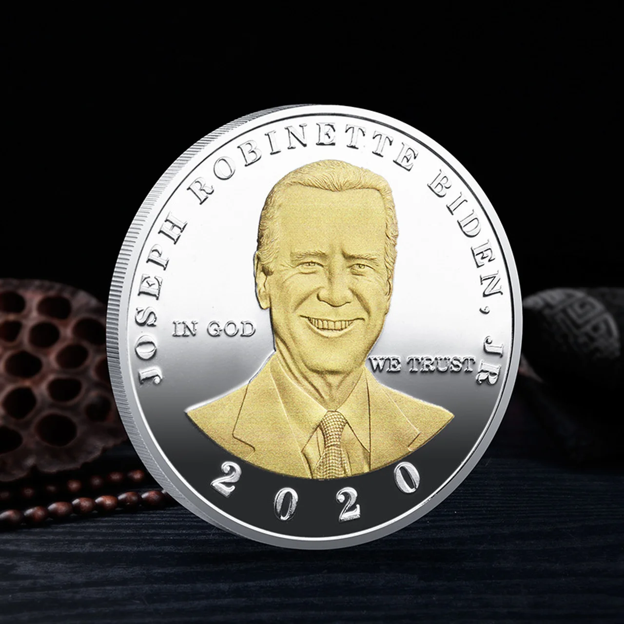 

2020 US Presidential Election Biden Two-color Three-dimensional Relief Commemorative Coin Metal Badge Gold Coin Challenge Coin