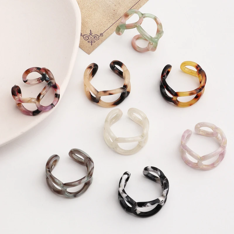 

Simple Acrylic Resin Heart-Shaped Gradient Hollow Open Ring Fashion Ladies Casual Party Geometric Heart-Shaped Ring Jewelry