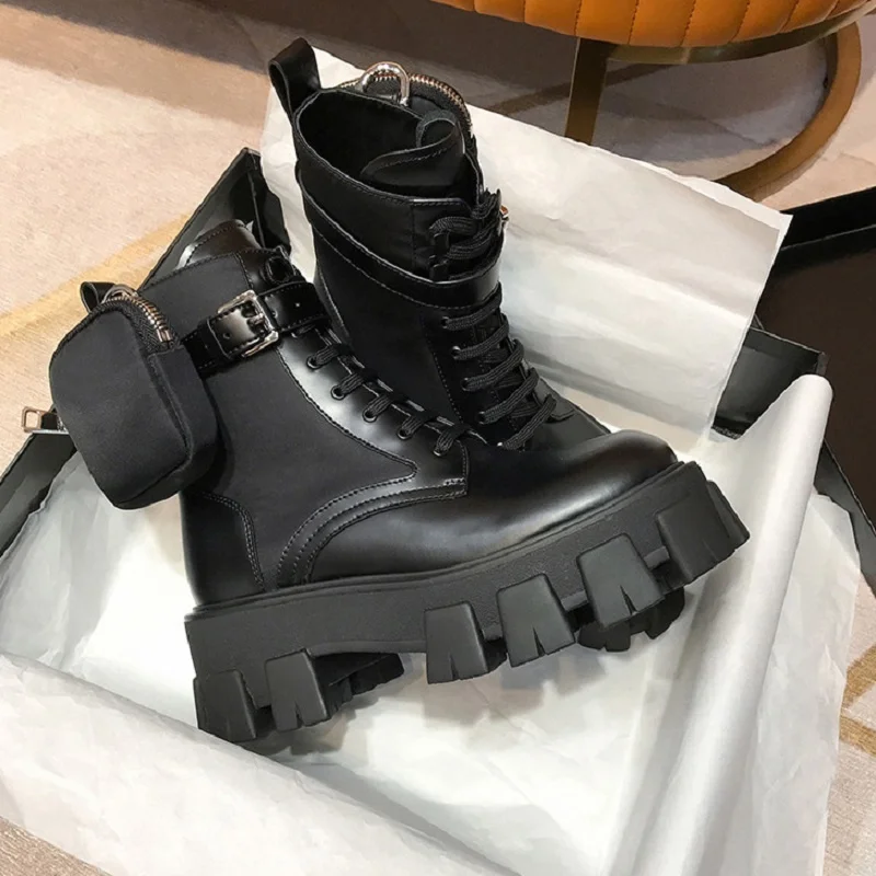 

Женские Классические ботильоны, черные кожаные ботинки на платформе, со шнуровкой, украшенные боковыми сумками, роскошные брендовые осенни...