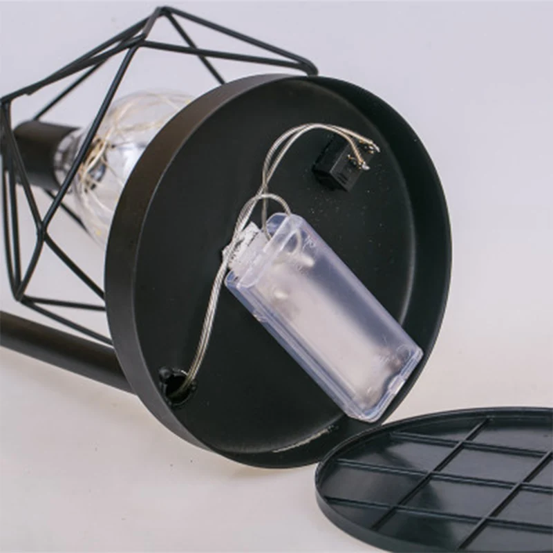 

Creative Retro Iron Art Minimalist Table Lamp Hollow Diamond Shape Reading Lamp Vintage NightLamp For Bedroom Lighting Christmas