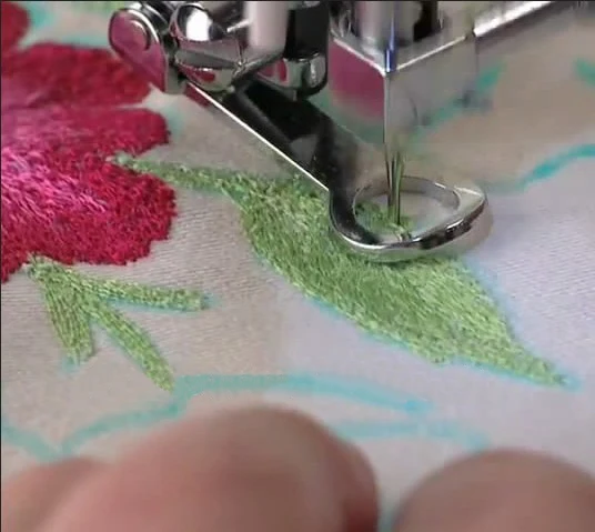 Детали бытовой швейной машины прижимная лапка темнеющая певица #55417 | Дом и сад