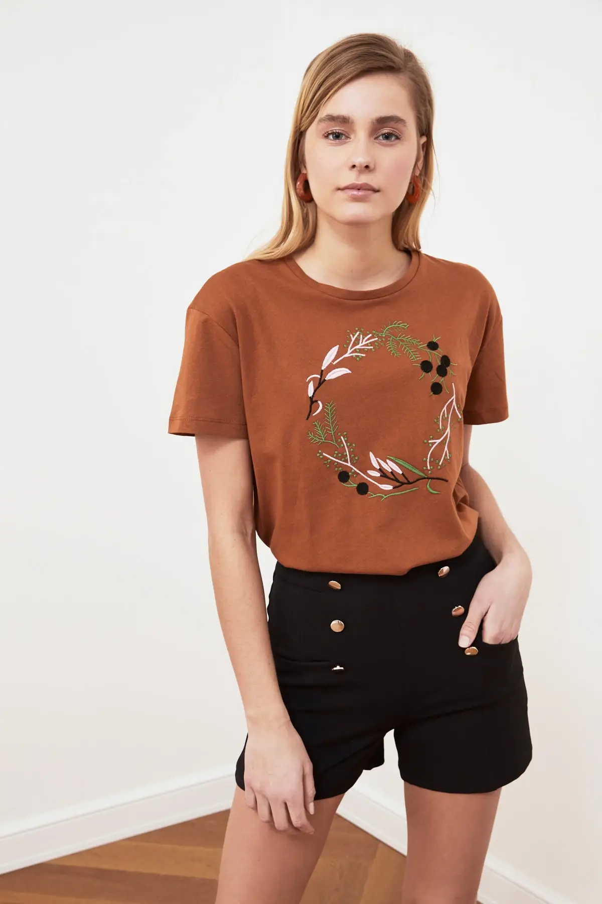 Trendyol летняя белая вышитая трикотажная уличная Женская Базовая Повседневная