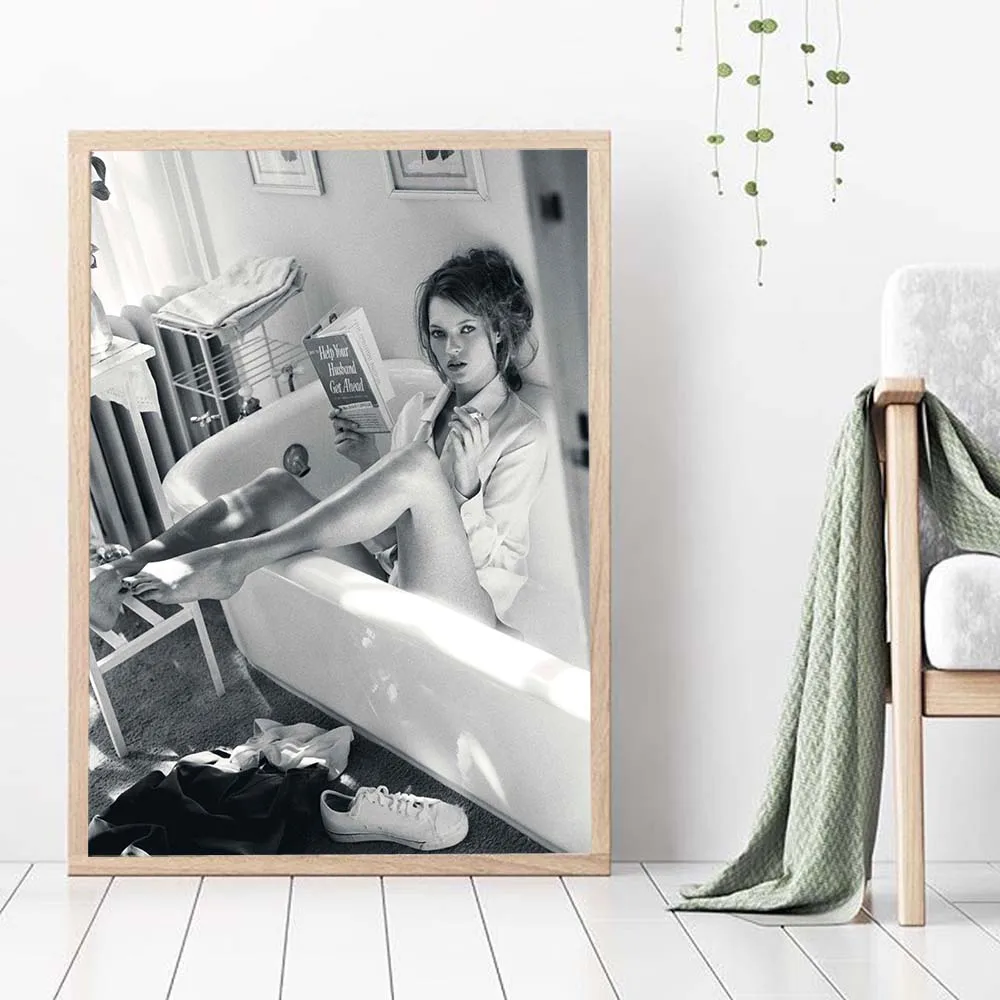 

Sexy Girl in Bathtub Toilet WC Nordic Poster Bathroom Wall Pictures For Living Room Wall Art Canvas Painting Home Decor Unframed