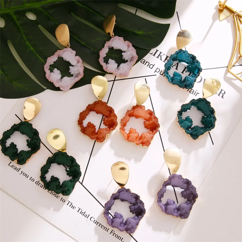 Женские серьги-гвоздики в богемном стиле с каплевидными камнями круглые