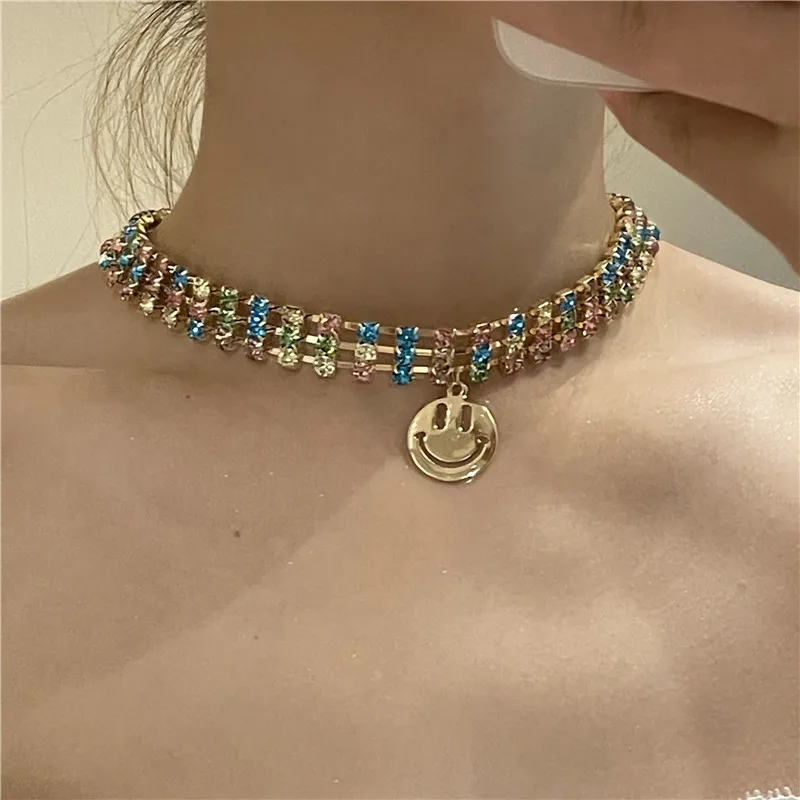 

Alloy Metal Gold Wind Pendant Necklace Three-row Diamond Choker Smiley Face Necklace Short Clavicle Chain Women Birthday Party