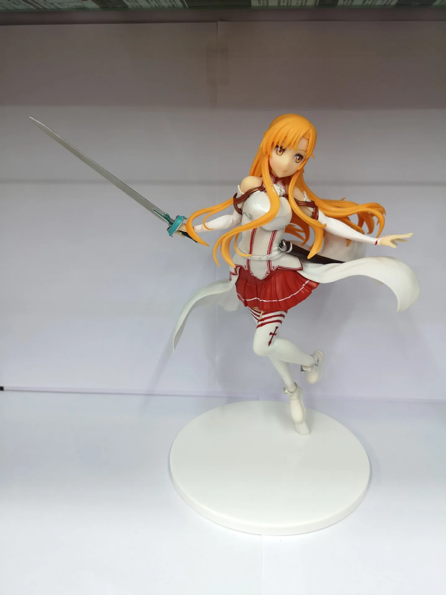 

Sword Art Ordinal Scale Online Anime Model Yuuki Asuna Action Figure 23CM PVC Statue Collectible Toy Soldier Finished Product