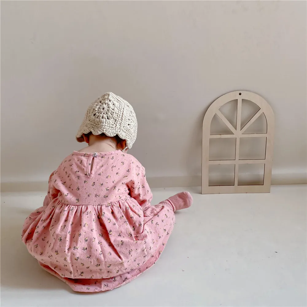 

Korean Spring Autumn Baby Girls Pastoral Wind False Apron Romper Small Floral Jumpsuit Infant Clothes