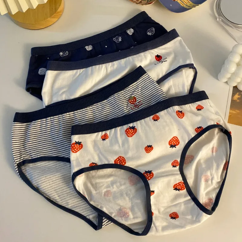 

Student Cotton Underwear Girl Japanese Cute Strawberry Printed Sexy Antibacterial Crotch Breathable Briefs Four Pack