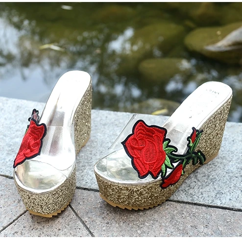 

Shoes Ladies' Slippers On A Wedge Platform Luxury Slides Women Heels Pantofle Designer High 2021 Rome Rubber Fashion Floral Fabr