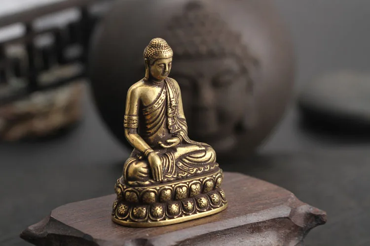 Retro Brass Buddha Sakyamuni Statue Mini Portable Pocket Sitting Buddha Sculpture Home Decor Office Desk Decorations Ornaments