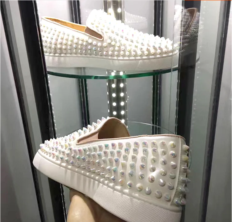 Мужские кожаные кроссовки Beertola повседневные разноцветные Плоские Заклепки