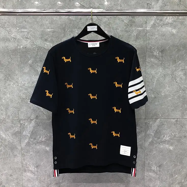 Мужская хлопковая футболка с короткими рукавами круглым вырезом и вышивкой