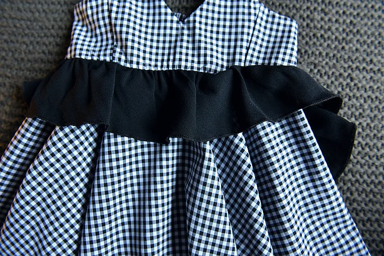 Хлопковая одежда для малышей черные платья девочек платье с v-образным вырезом на