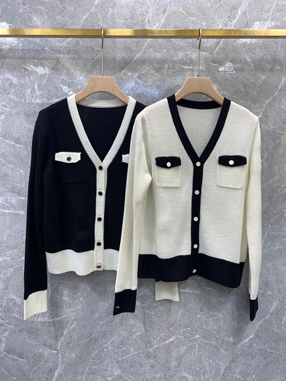 

2021 new women fashion V-neck color-blocking border symmetrical pocket decoration long-sleeved cardigan sweater 922