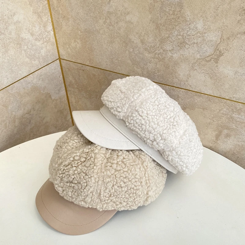 

Retro Small Fragrant Wind Octagonal Hat Sweet Lamb Wool Warm Painter Hat