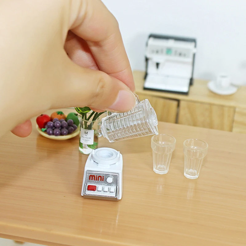 

1pc Mini 1/12 Scale Dollhouse Miniature Juicer Food for Blyth Doll House Kitchen Furniture Accessories Toys